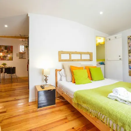 Lxway Graca - Santa Marinha * Lisbona